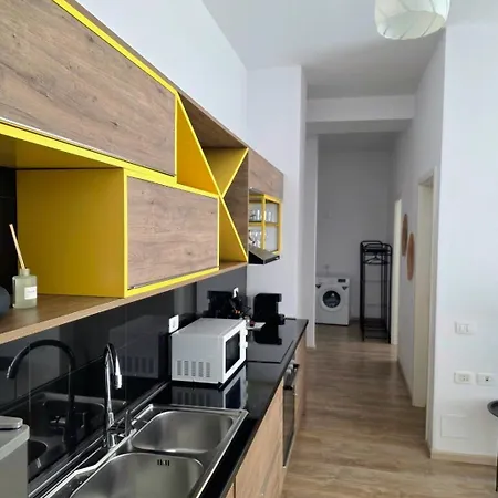 Magnet Self Check-in Tirana